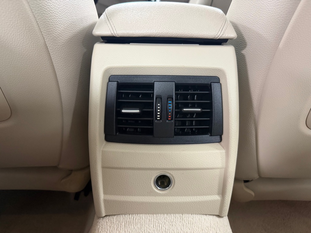 Photo 53 of this BMW 3 SERIES