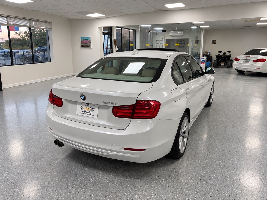 Photo 9 of this BMW 3 SERIES