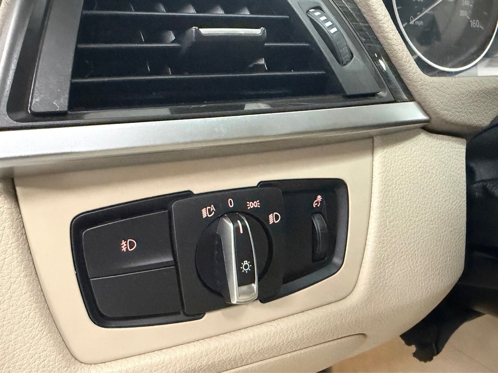 Photo 51 of this BMW 3 SERIES