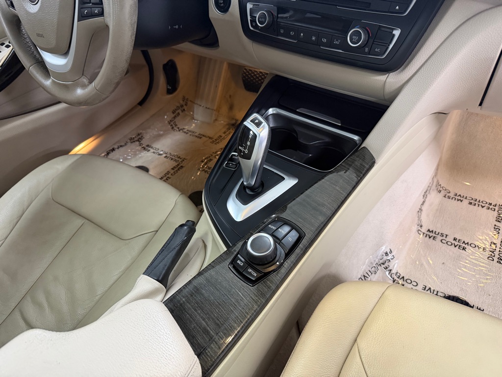 Photo 37 of this BMW 3 SERIES