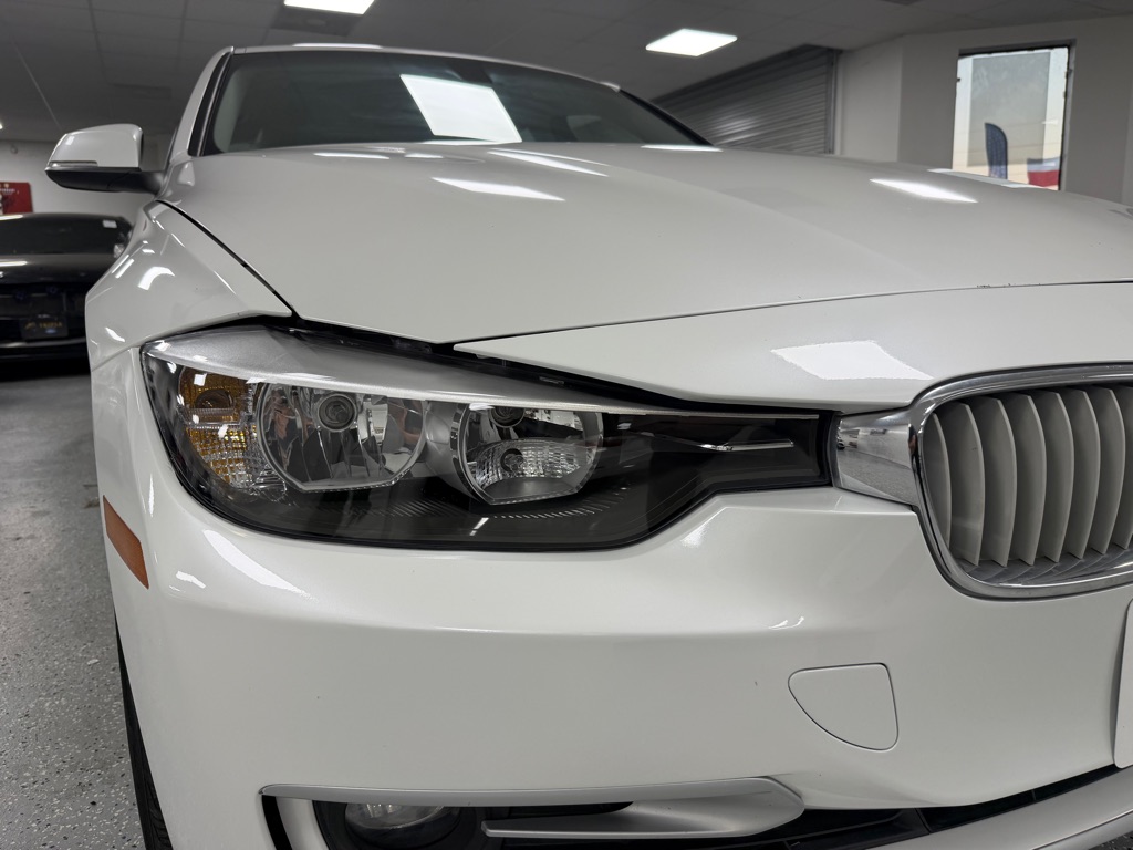 Photo 23 of this BMW 3 SERIES