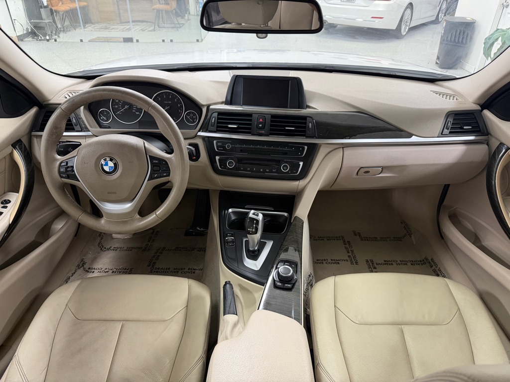 Photo 27 of this BMW 3 SERIES