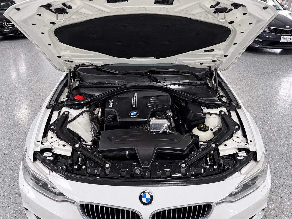 Photo 21 of this BMW 4 SERIES