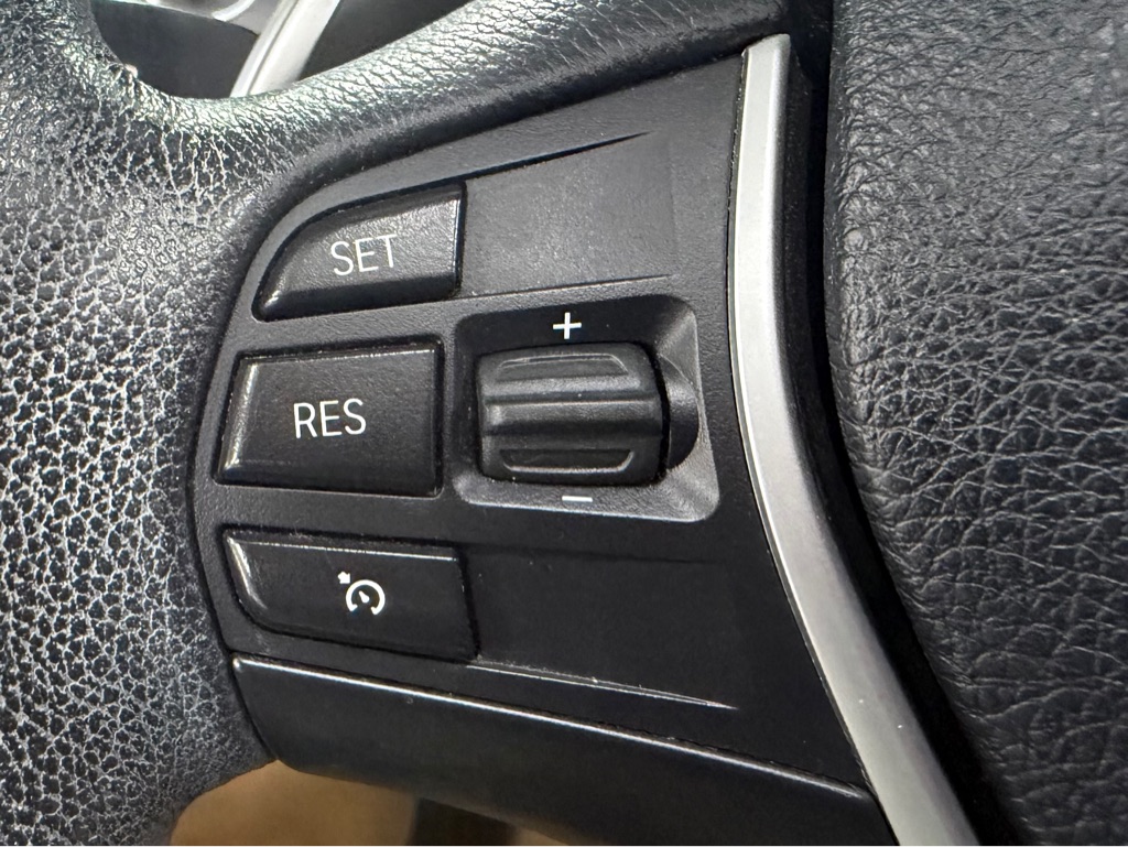 Photo 38 of this BMW 4 SERIES