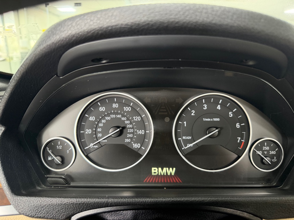 Photo 41 of this BMW 4 SERIES