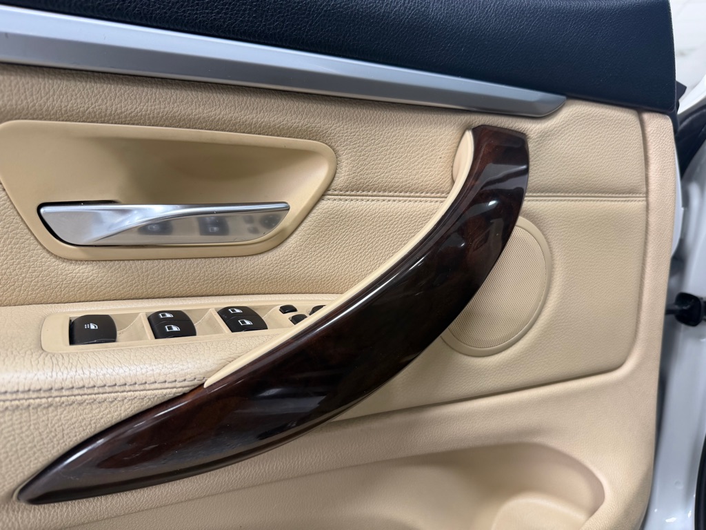 Photo 28 of this BMW 4 SERIES