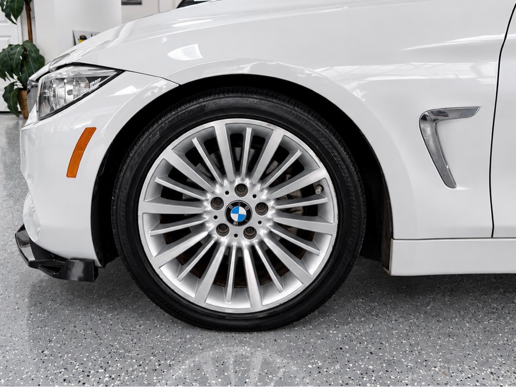 Photo 17 of this BMW 4 SERIES