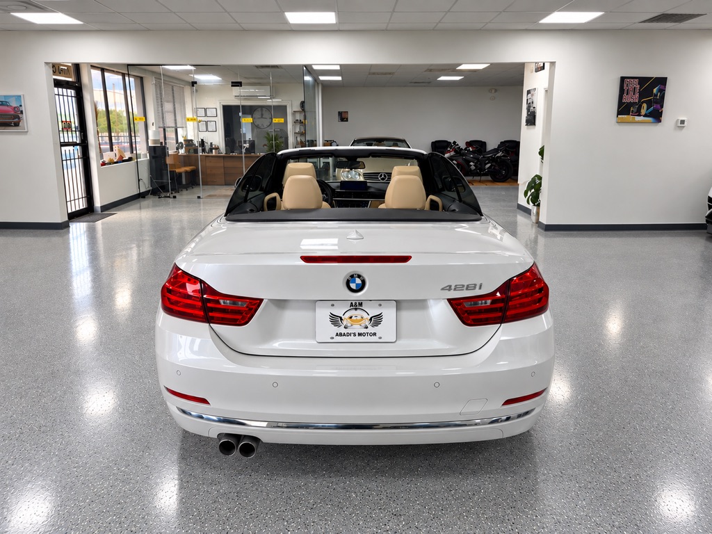 Photo 7 of this BMW 4 SERIES