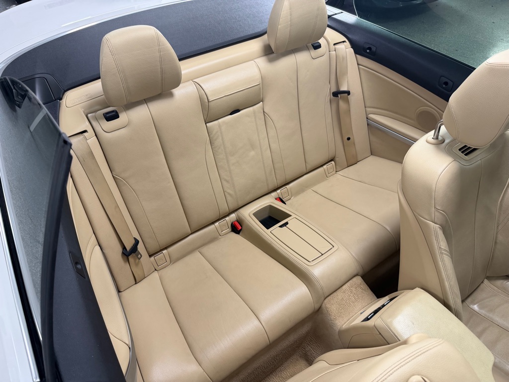 Photo 30 of this BMW 4 SERIES
