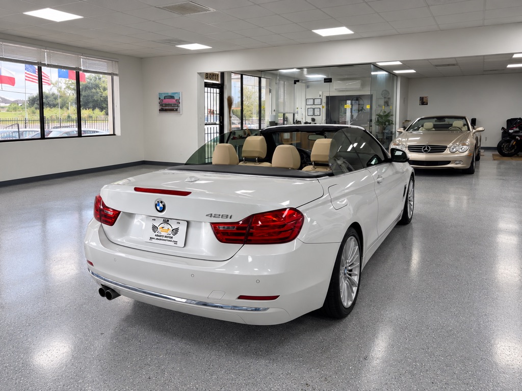 Photo 9 of this BMW 4 SERIES