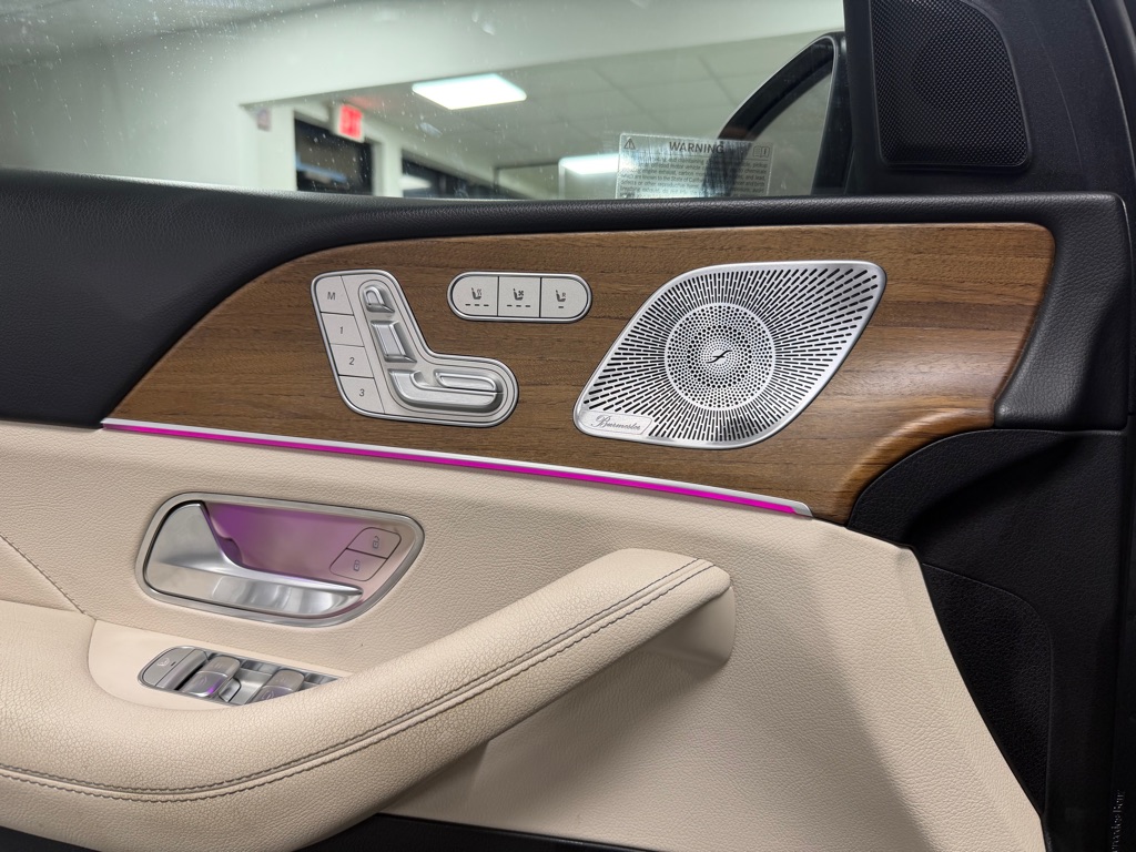 Photo 34 of this MERCEDES-BENZ GLE
