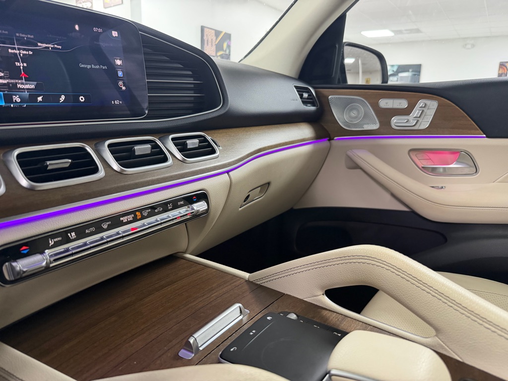 Photo 41 of this MERCEDES-BENZ GLE