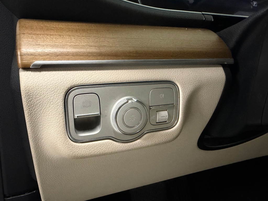 Photo 36 of this MERCEDES-BENZ GLE