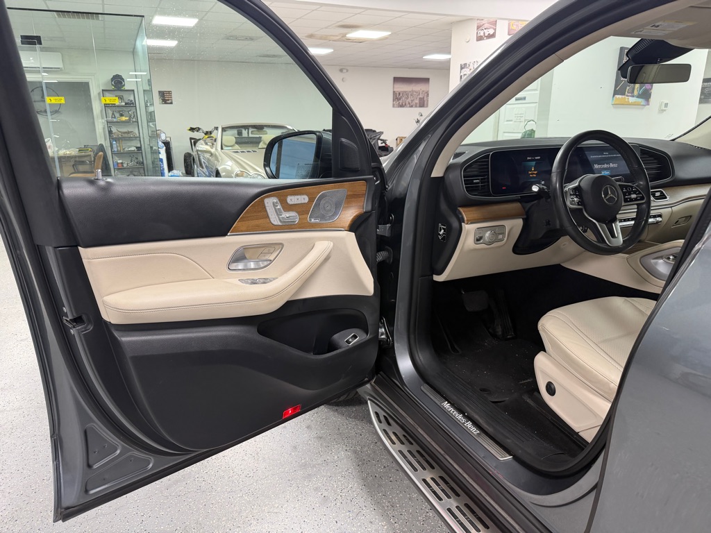 Photo 24 of this MERCEDES-BENZ GLE