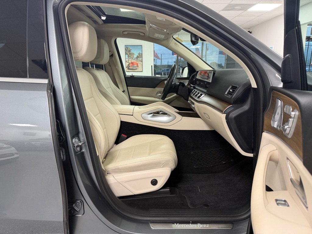 Photo 23 of this MERCEDES-BENZ GLE