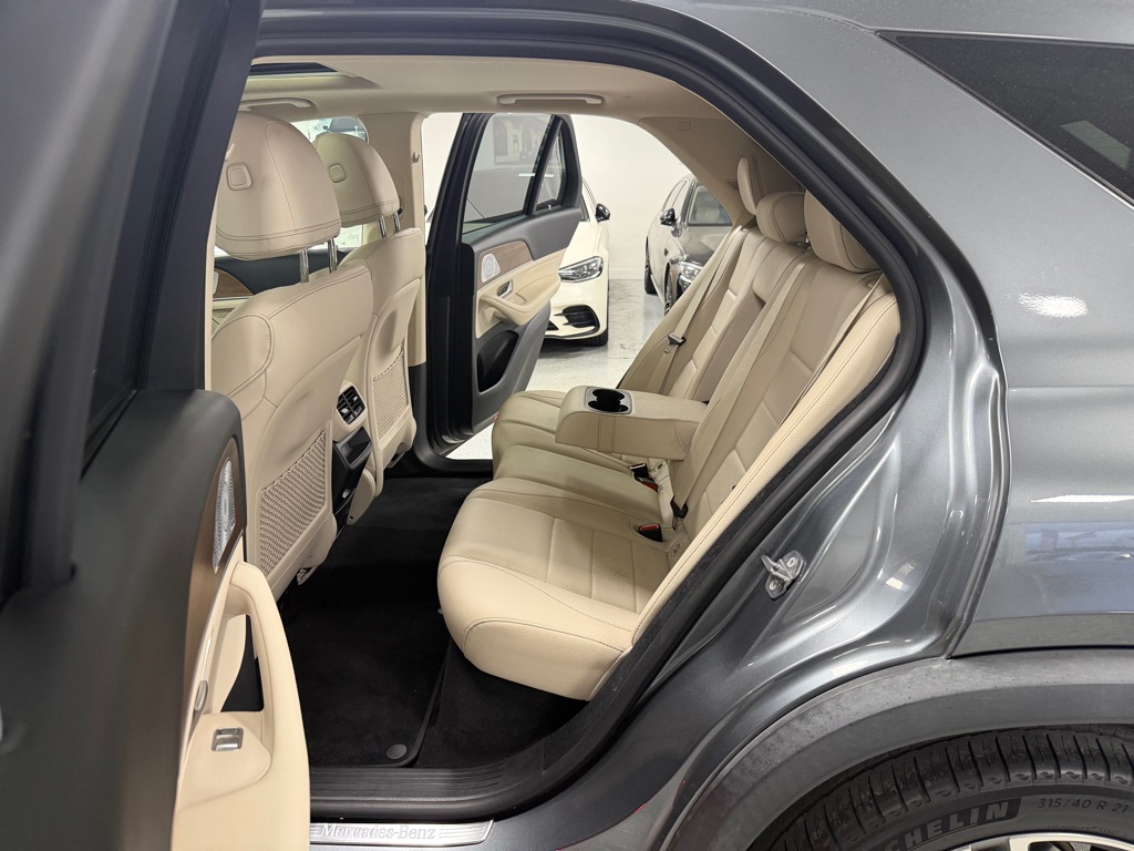Photo 29 of this MERCEDES-BENZ GLE