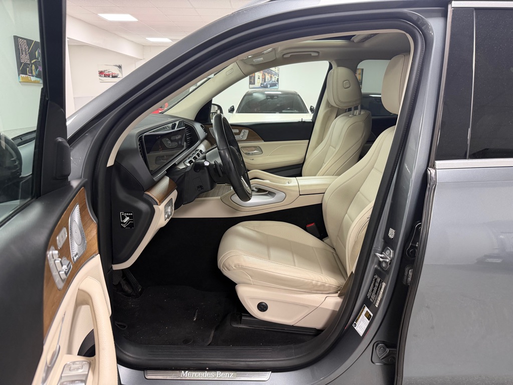 Photo 21 of this MERCEDES-BENZ GLE