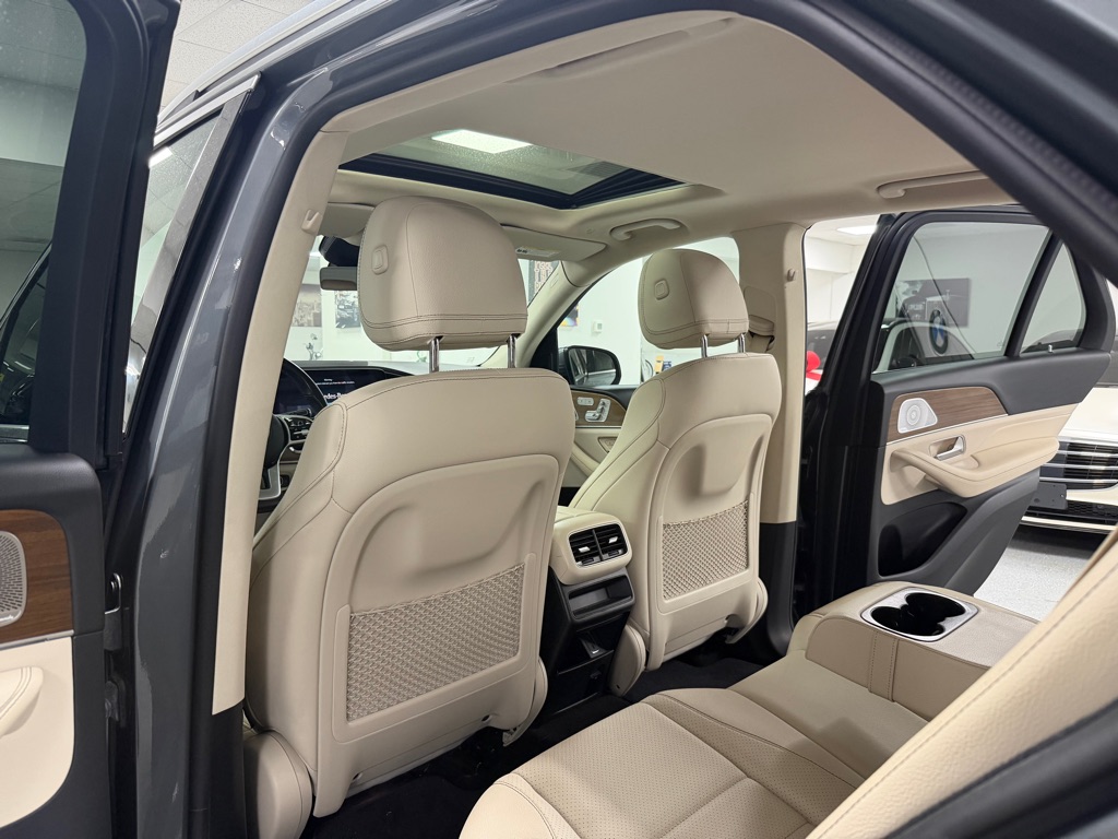 Photo 28 of this MERCEDES-BENZ GLE