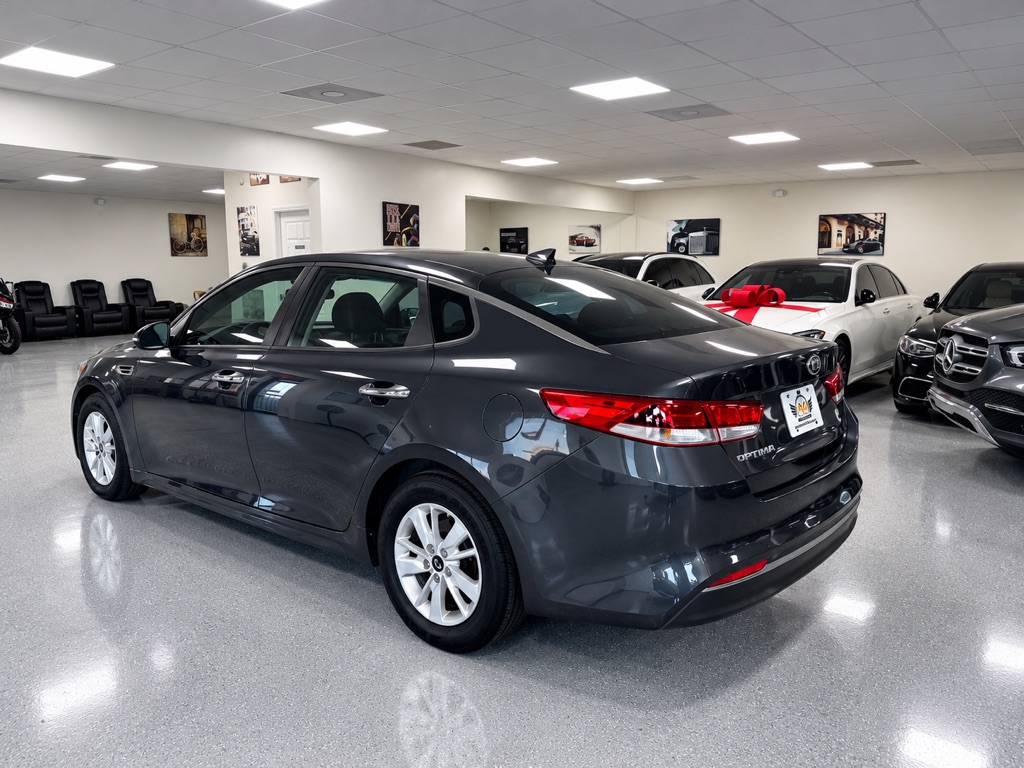 Photo 5 of this KIA OPTIMA