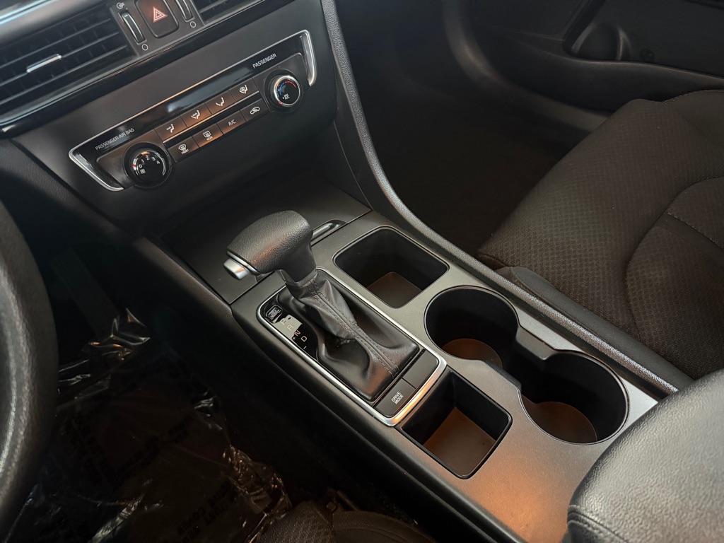 Photo 31 of this KIA OPTIMA