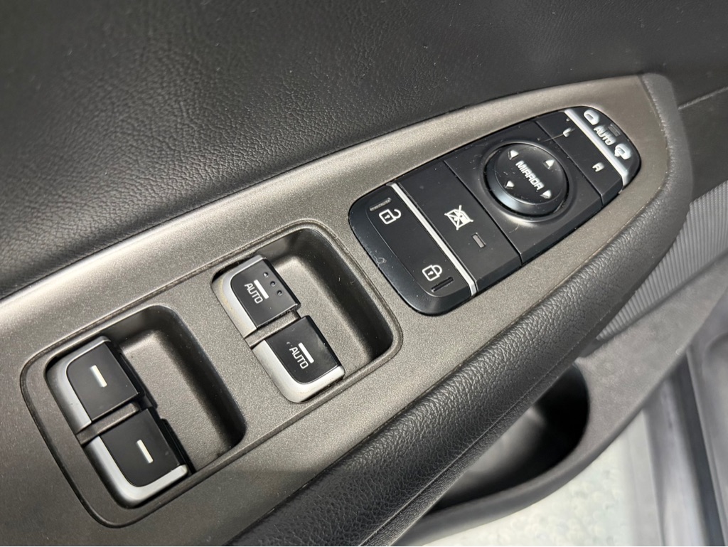 Photo 36 of this KIA OPTIMA