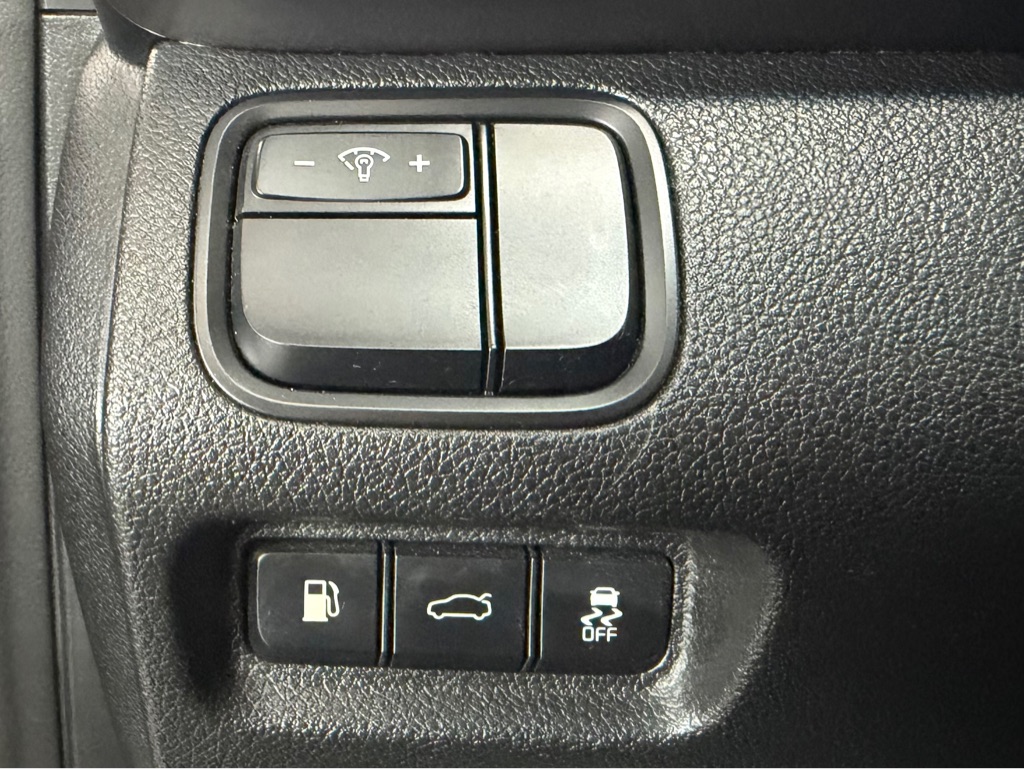 Photo 38 of this KIA OPTIMA
