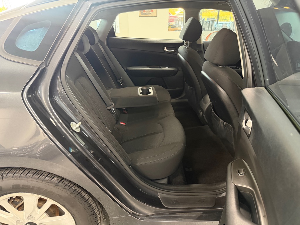 Photo 27 of this KIA OPTIMA