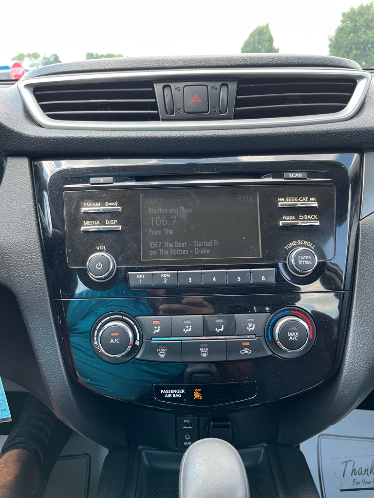 Photo 17 of this NISSAN ROGUE