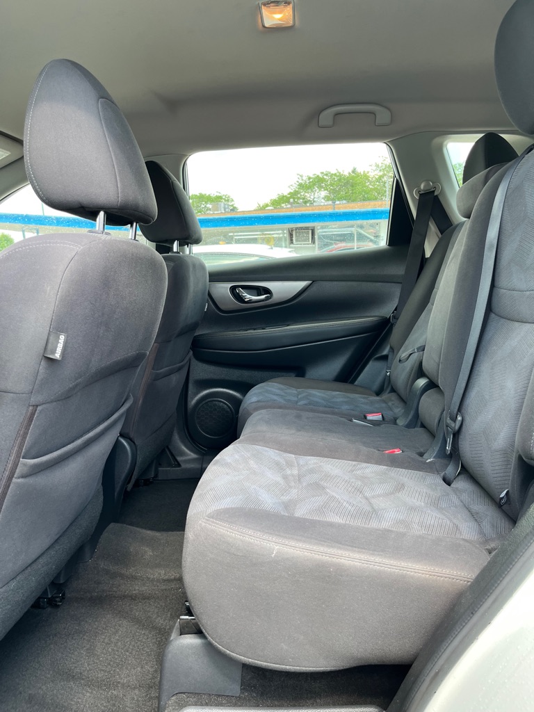 Photo 12 of this NISSAN ROGUE