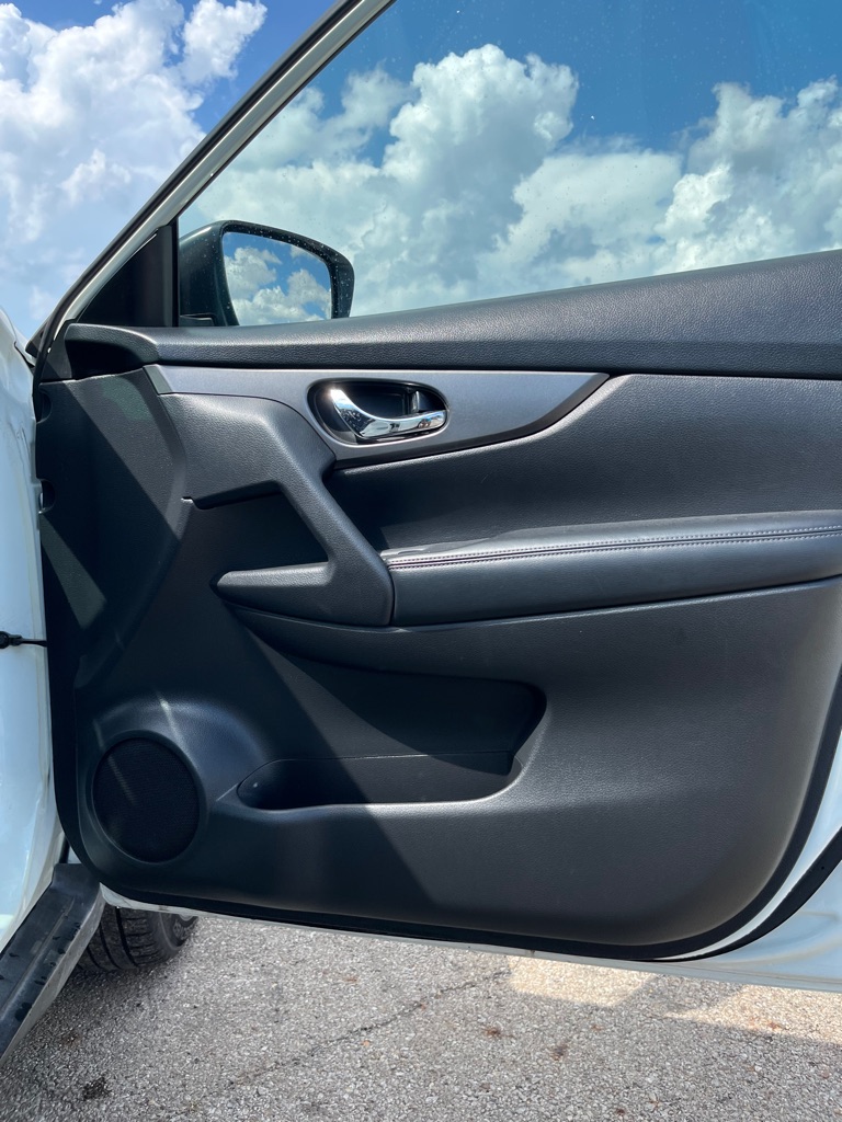 Photo 8 of this NISSAN ROGUE
