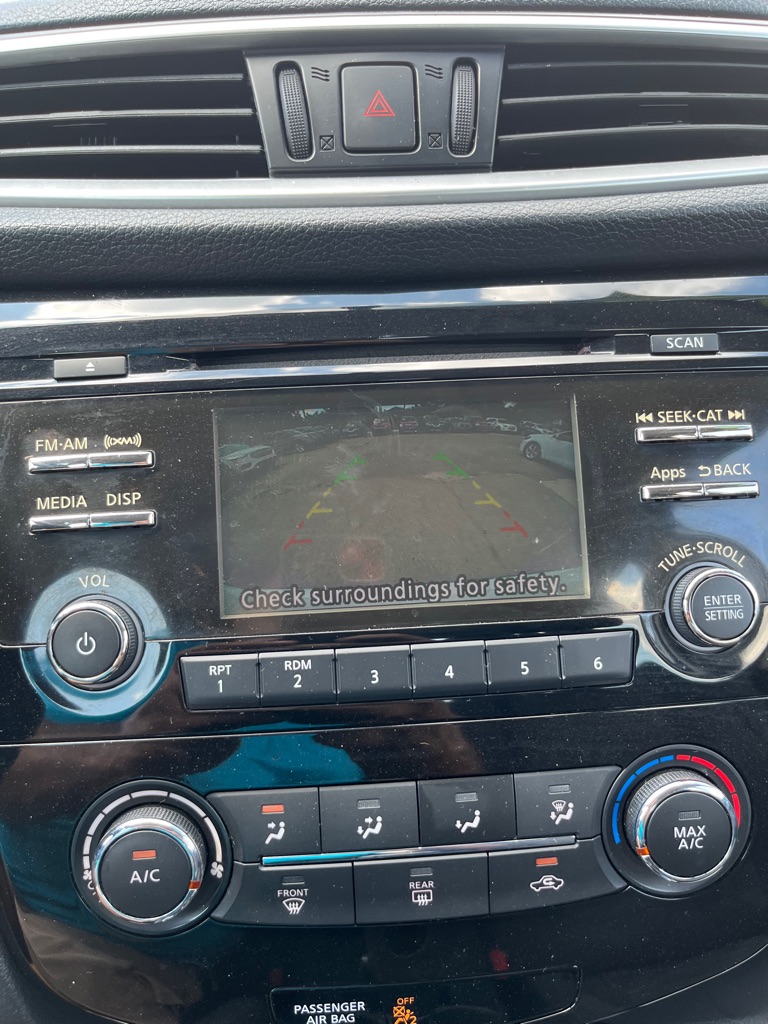 Photo 18 of this NISSAN ROGUE
