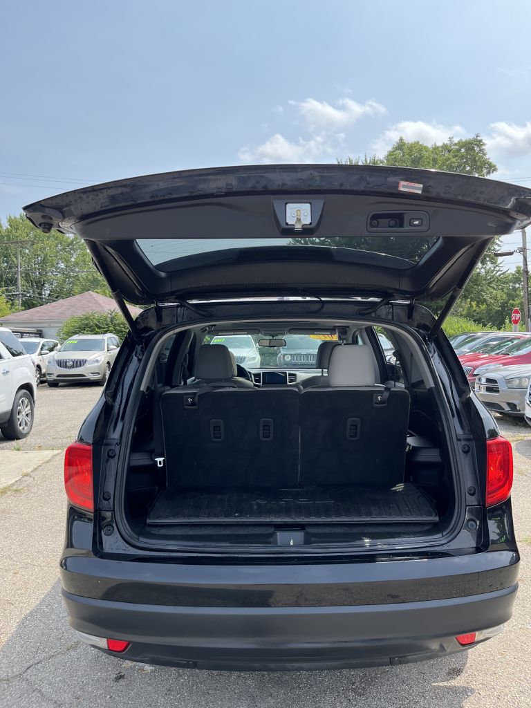 Photo 10 of this HONDA PILOT