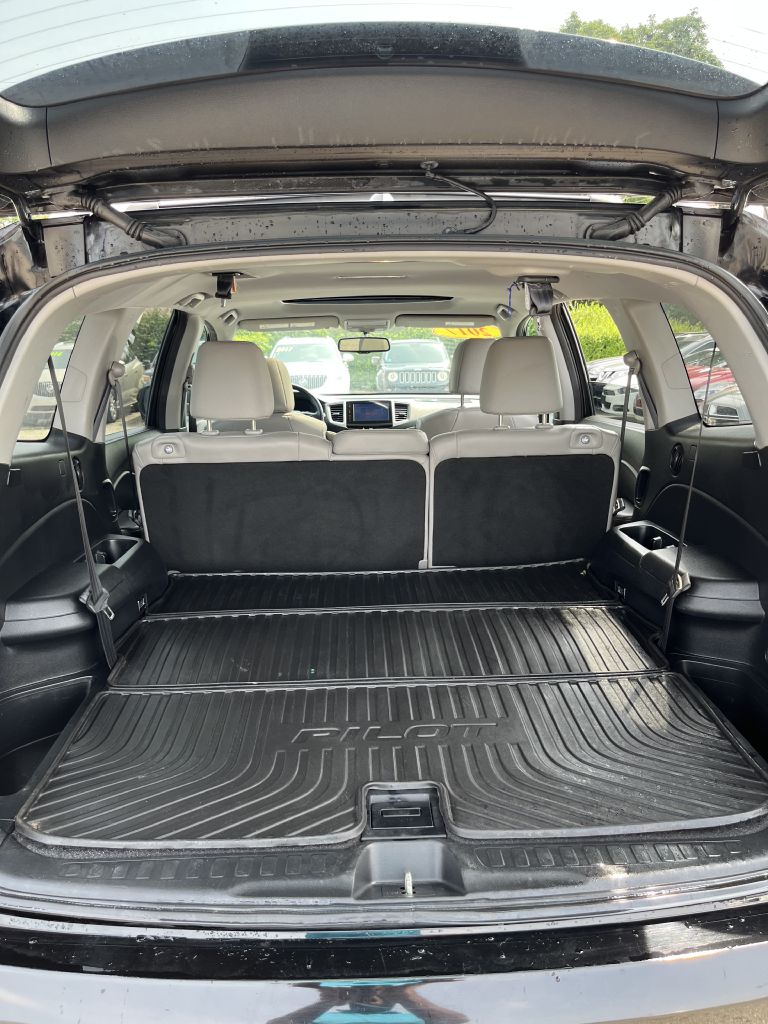 Photo 11 of this HONDA PILOT