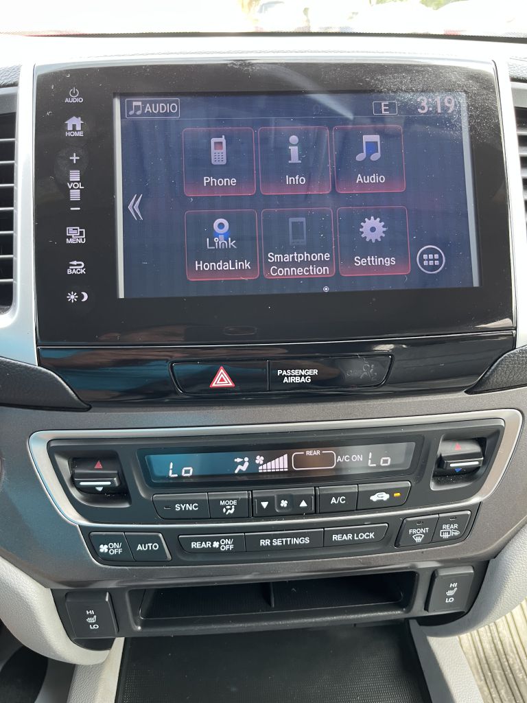 Photo 14 of this HONDA PILOT