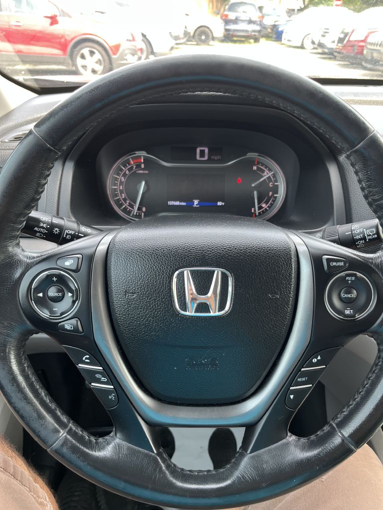 Photo 16 of this HONDA PILOT