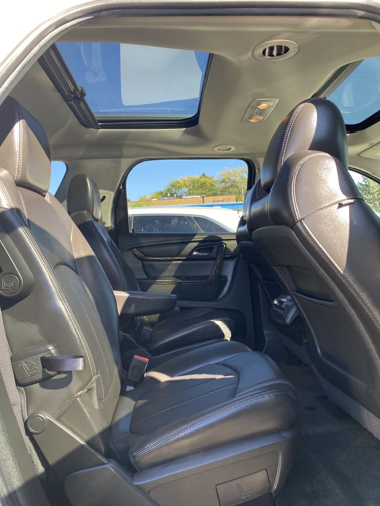 Photo 7 of this GMC ACADIA