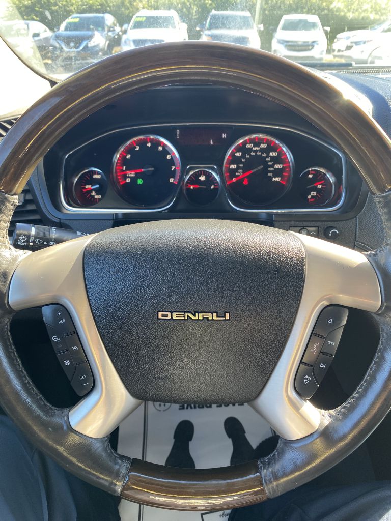 Photo 18 of this GMC ACADIA