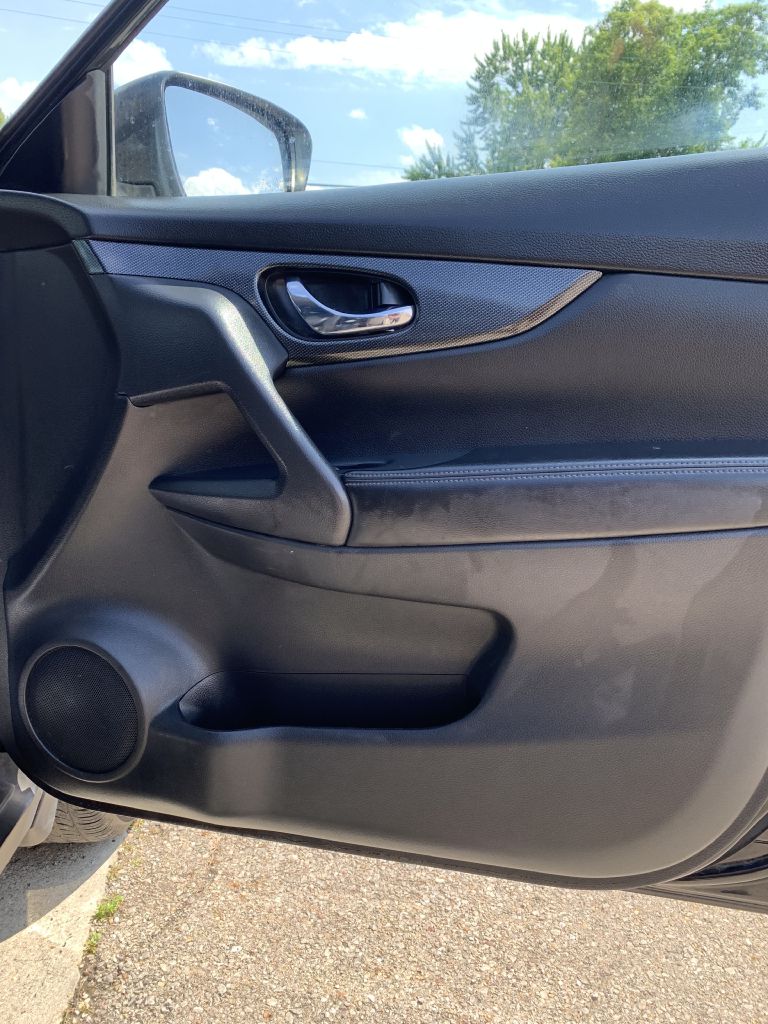 Photo 7 of this NISSAN ROGUE