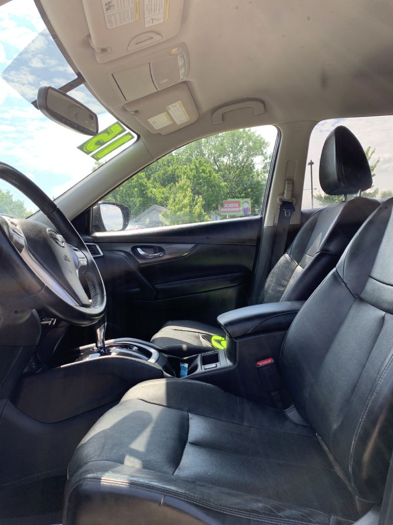Photo 14 of this NISSAN ROGUE