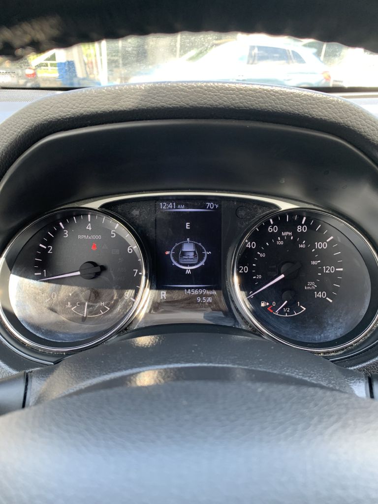 Photo 21 of this NISSAN ROGUE
