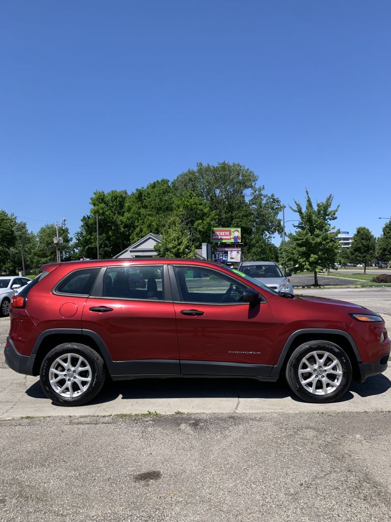 Photo 2 of this JEEP CHEROKEE