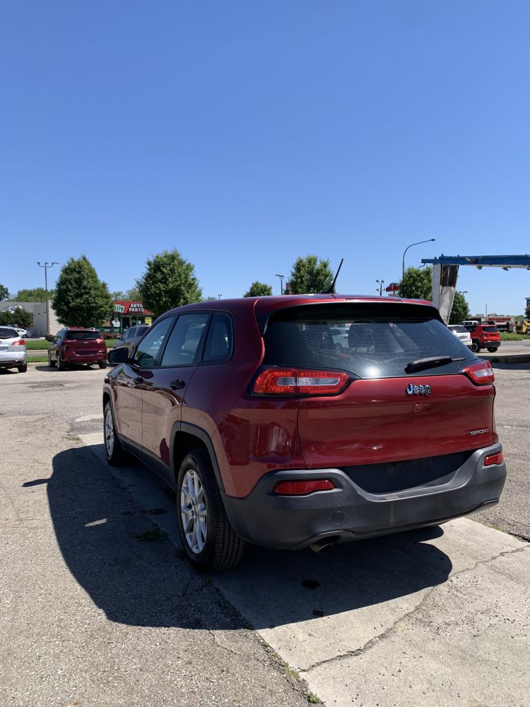 Photo 5 of this JEEP CHEROKEE