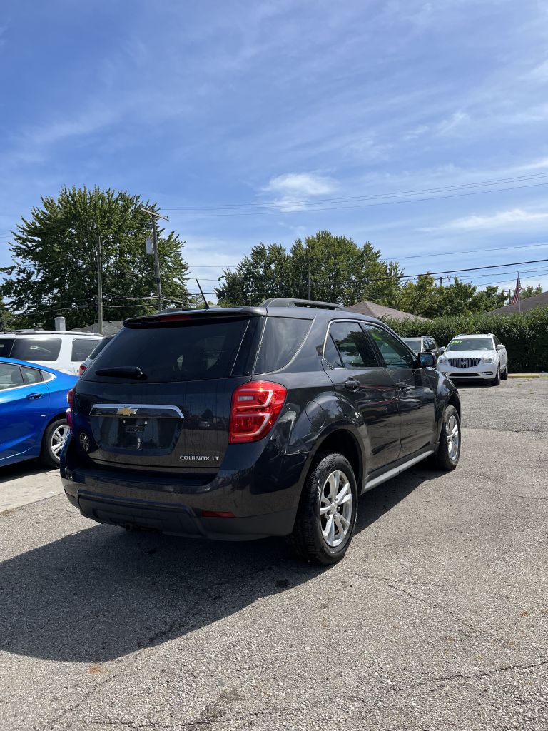 Photo 5 of this CHEVROLET EQUINOX