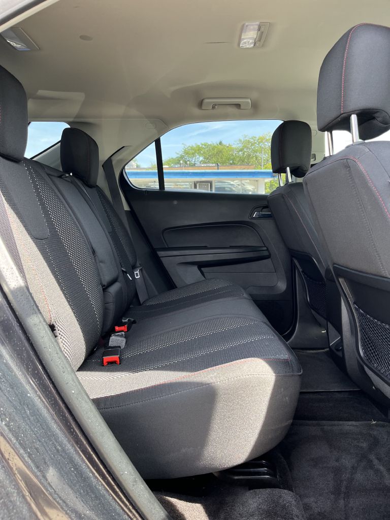 Photo 8 of this CHEVROLET EQUINOX
