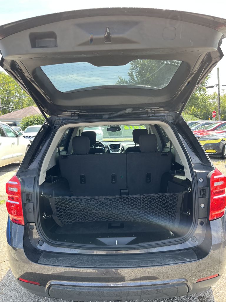 Photo 9 of this CHEVROLET EQUINOX