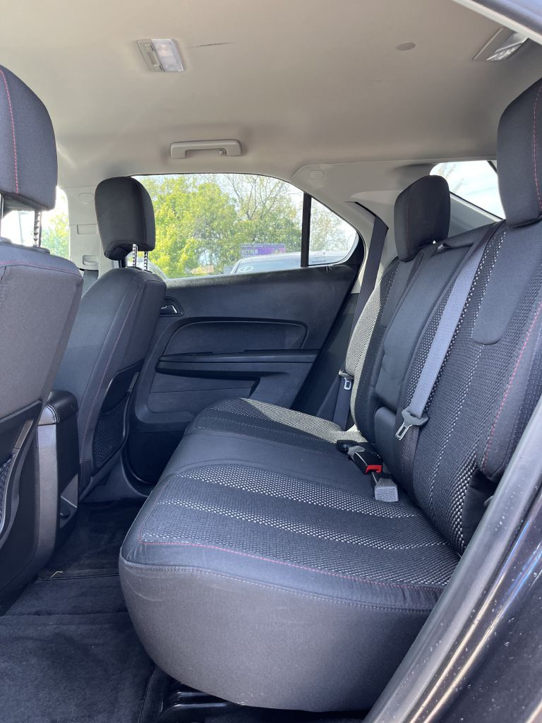 Photo 10 of this CHEVROLET EQUINOX