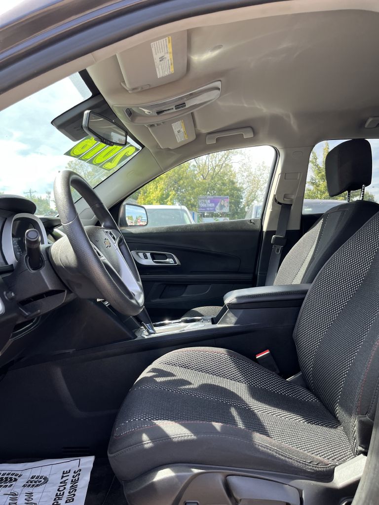 Photo 11 of this CHEVROLET EQUINOX