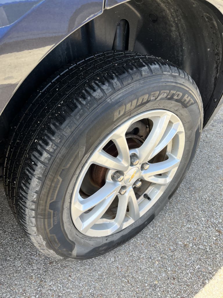 Photo 14 of this CHEVROLET EQUINOX