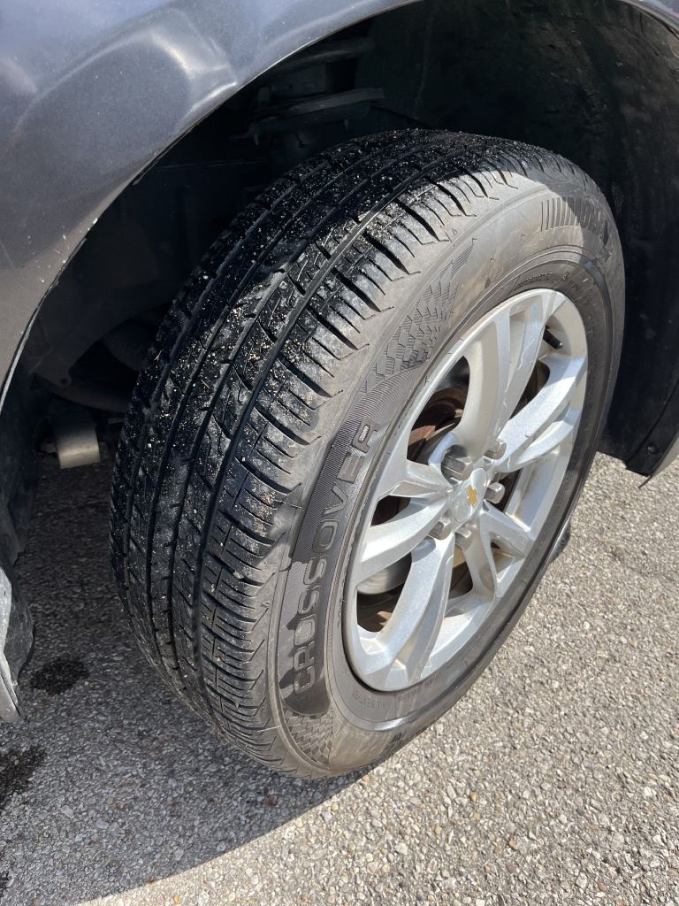 Photo 16 of this CHEVROLET EQUINOX