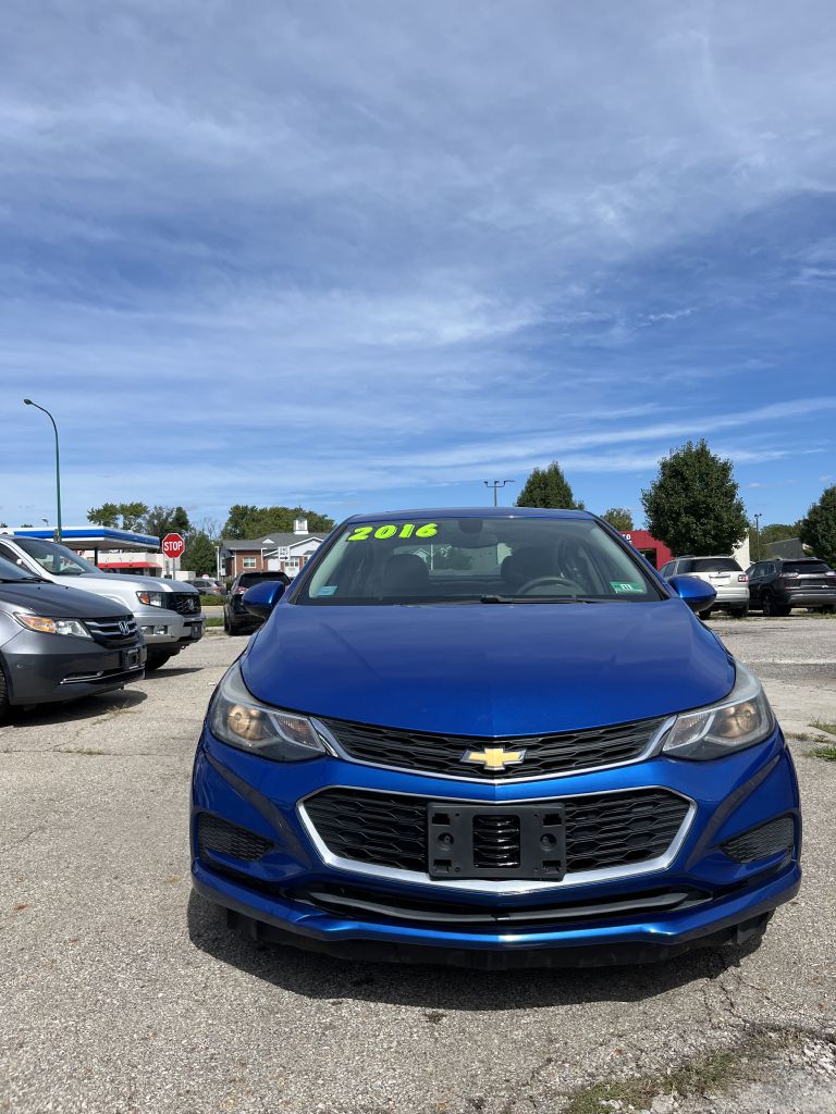 Photo 2 of this CHEVROLET CRUZE